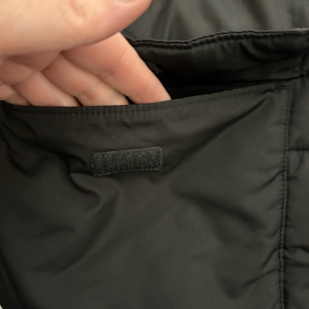 Old Navy Black Kids Hooded Puffer Jacket - Picture 2 of 4